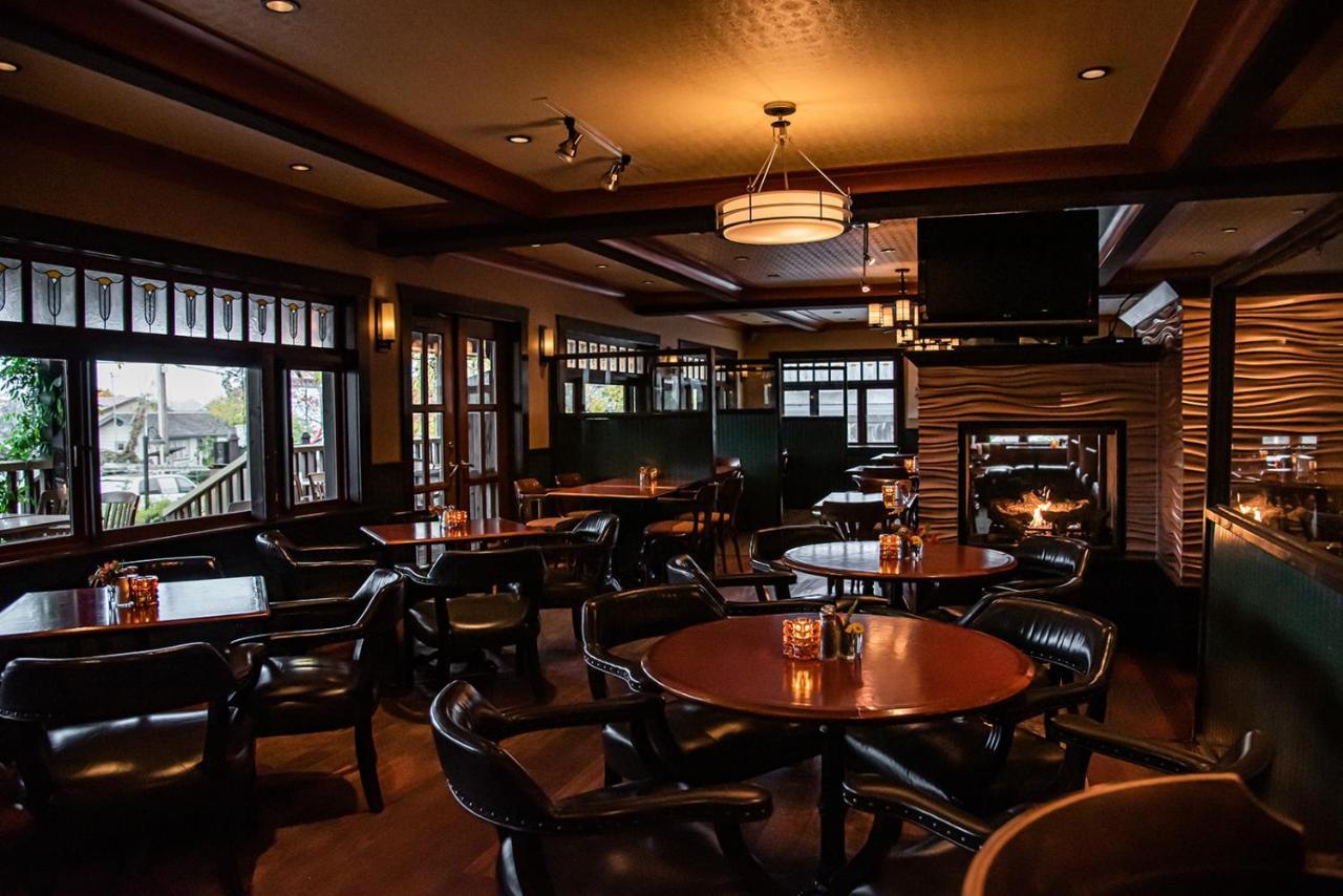 Salt Spring Inn Ganges Bagian luar foto
